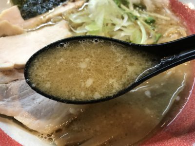 橿原しりとりの中華そばスープのアップ