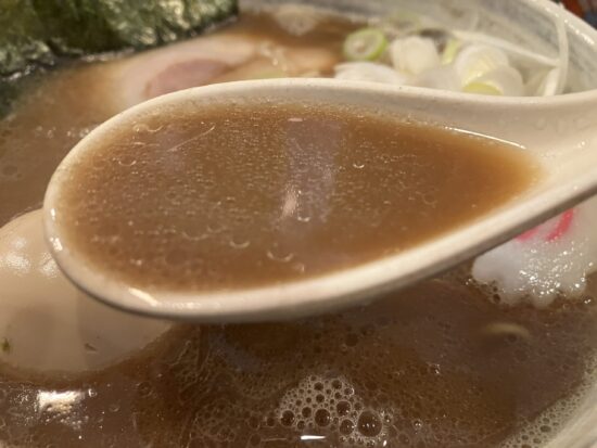 「極」スペシャルの煮干スープ