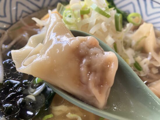 橿原市「台湾料理吉味」のワンタンアップ写真