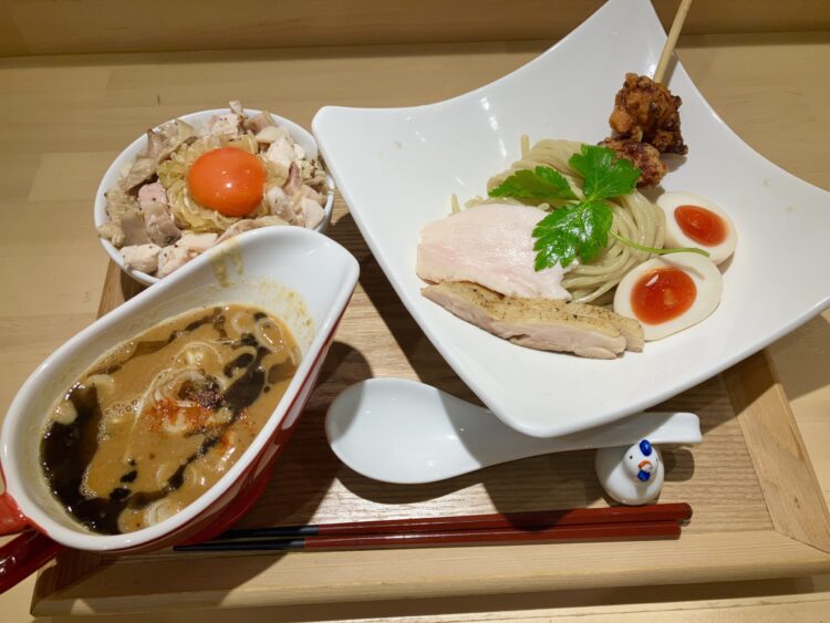 奈良市富雄「鶏スタイル林」の鶏のミソつけ麺＆トリチャーシューユッケ丼