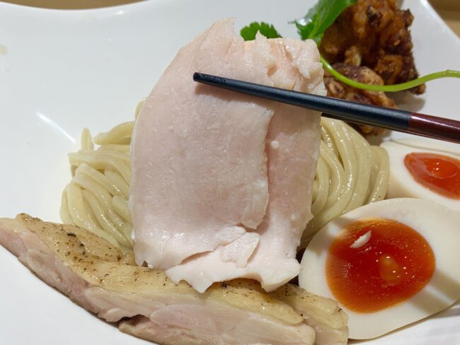 奈良市富雄「鶏スタイル林」トリの味噌つけ麺鶏チャーシューアップ写真