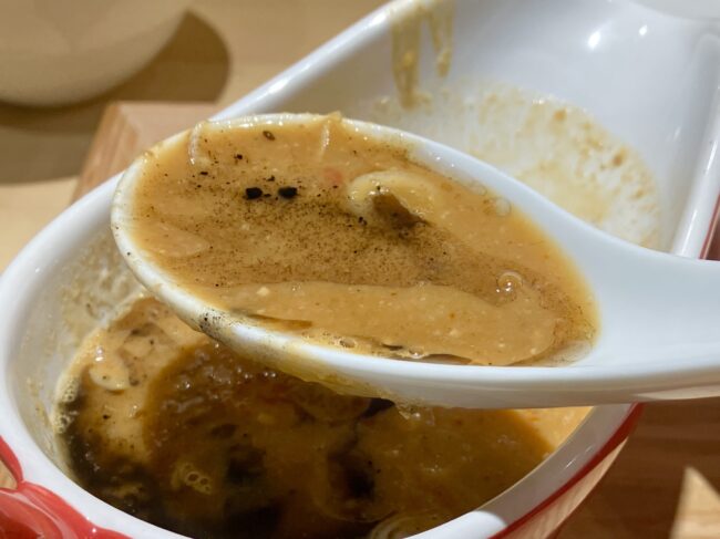 奈良市富雄「鶏スタイル林」トリの味噌つけ麺　スープ写真②