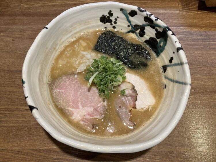 奈良市「みなみ食堂」鶏白湯醤油全体写真