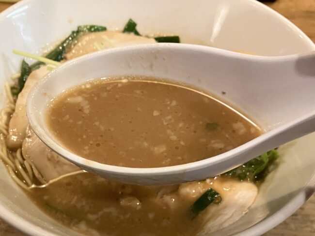 葛城市「とんちんかん」スタミナラーメンみそとんこつ味スープアップ写真