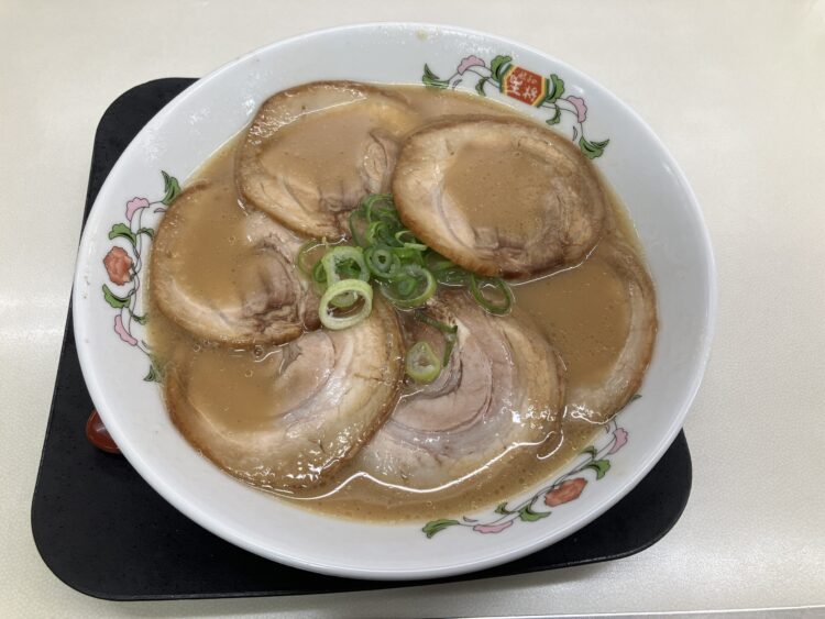 餃子の王将「チャーシュー麺」の全体写真