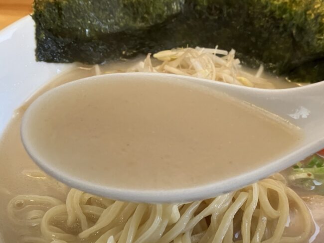 大阪王将「チャーシューメン」スープ写真
