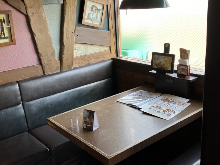 びっくりドンキー橿原店のテーブル写真
