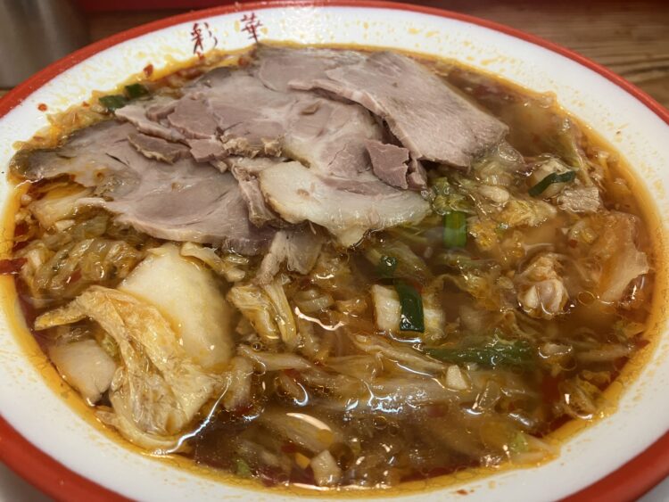 奈良県橿原市の彩華ラーメン「サイカラーメンモモチャーシュー入り」全体写真アップ