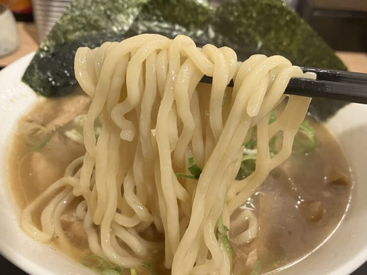 橿原市「鯛だしラーメンサクラ」鯛だしラーメンスペシャル麺アップ写真