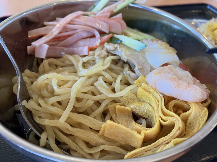 奈良県橿原市「吉味」冷やし中華の麺写真