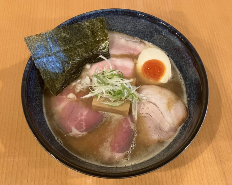 麺々結び「鶏豚々(特上)」全体写真