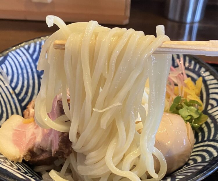 麺の道あをによし「特選魚介鶏つけ麺（松）」麺アップ写真