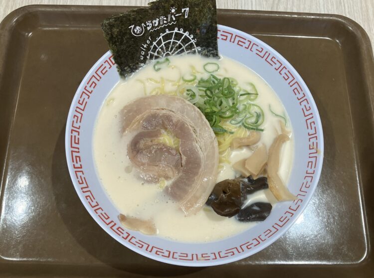 ひらかたパークのめんこいや「とんこつらーめん」