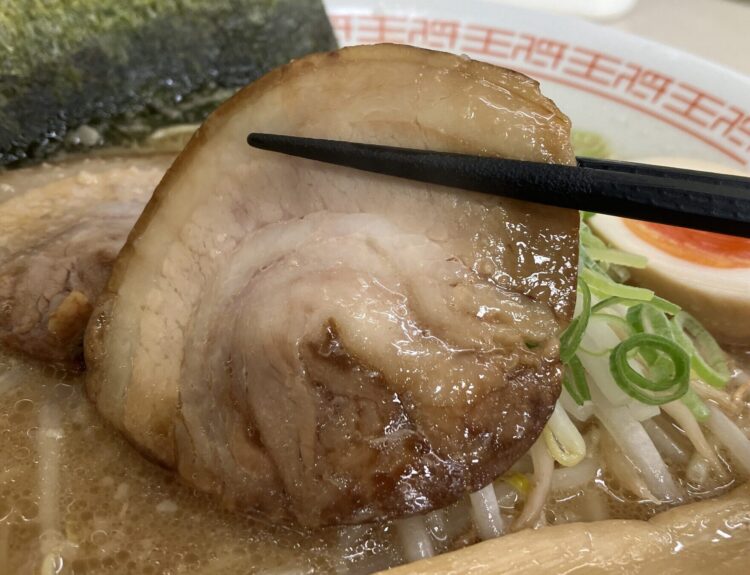 餃子の王将 ラーメンセット「餃子の王将ラーメン」チャーシューアップ写真