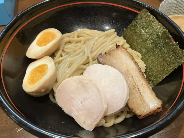 橿原市麺屋しりとり「味玉つけ麺」麺全体写真