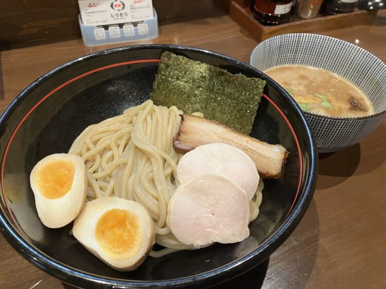 橿原市麺屋しりとり「味玉つけ麺」全体写真