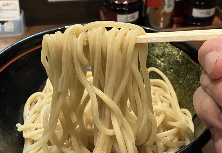 橿原市麺屋しりとり「味玉つけ麺」麺アップ写真