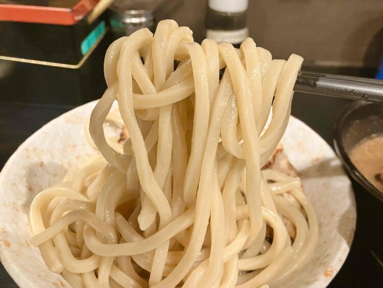 奈良市「無心」豚骨つけ麺の麺アップ写真