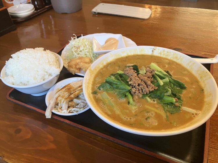 奈良県広陵町「金峰閣」担々麺セット全体写真②