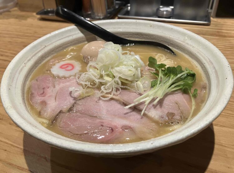 奈良市「NOROMA」特選鶏そば全体写真