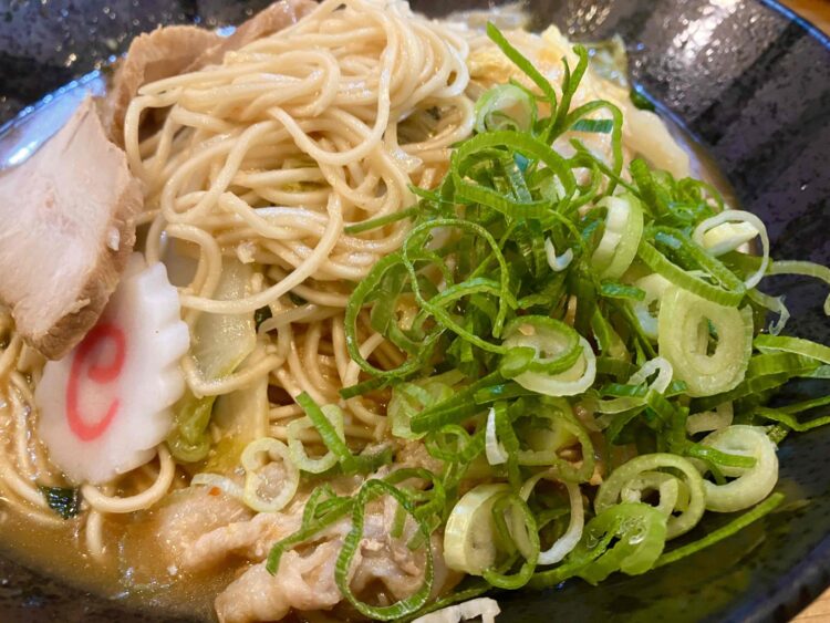 田原本・走麺屋「汁なしスタミナラーメン」アップ写真