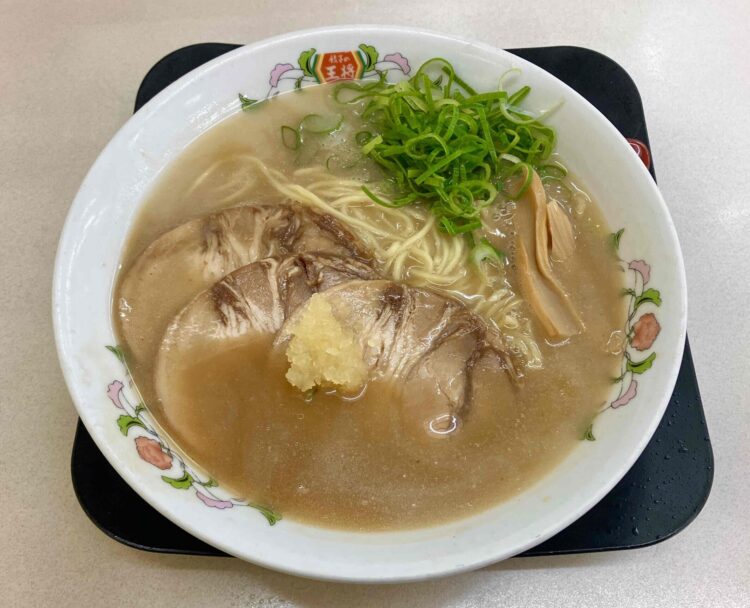 餃子の王将「こってりラーメン」全体写真