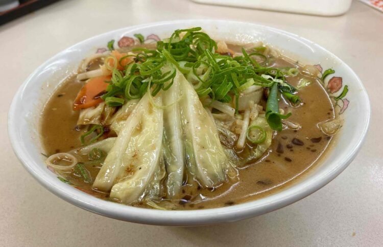 餃子の王将「焦がしにんにく味噌ラーメン」全体写真②