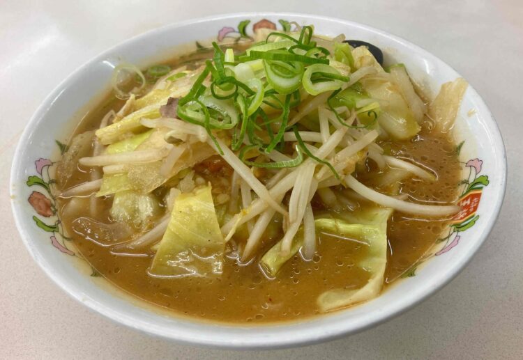 餃子の王将「野菜煮込みラーメン」全体写真②