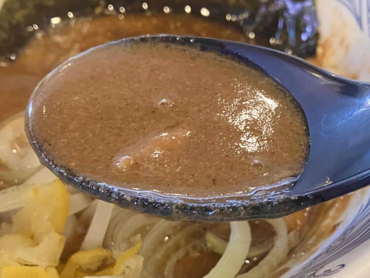 奈良・橿原の麺屋たけ井「特製つけ麺」スープいただきます写真