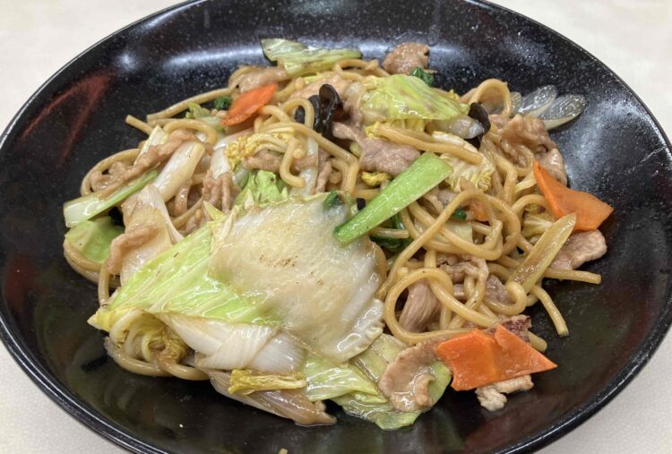 餃子の王将「上海焼きそば」別角度からの全体写真