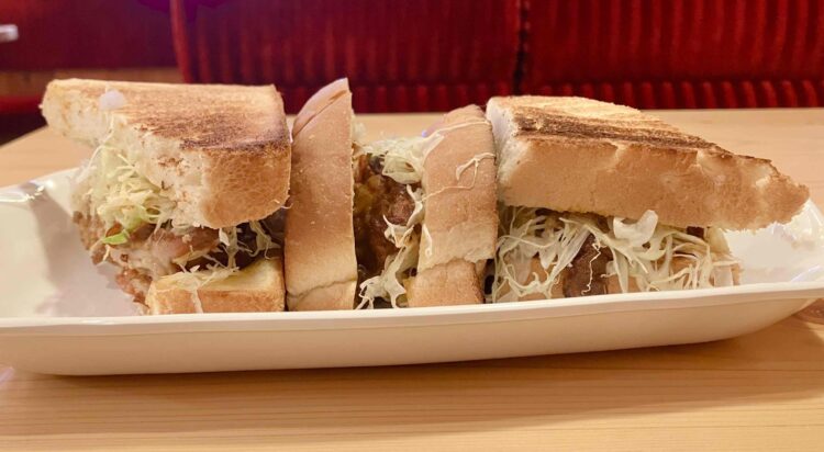 コメダ珈琲店「タンドリーチキンホットサンド」全体写真②