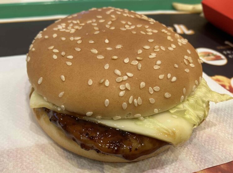 マクドナルド「北海道４種のチーズ照り焼き」全体写真