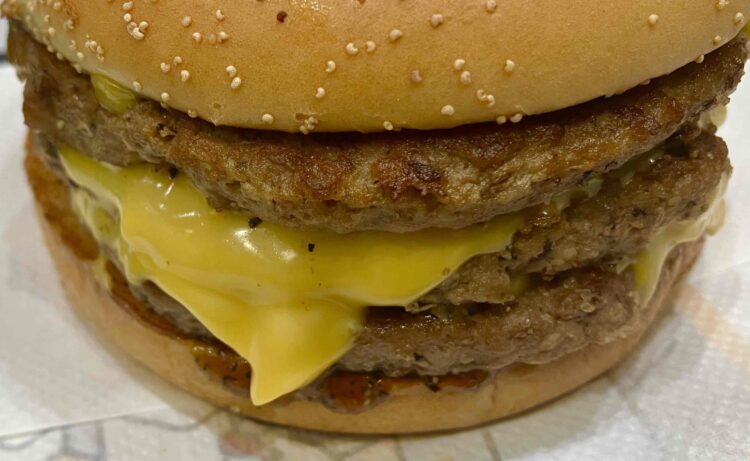 マクドナルド「炙り醬油風トリプル肉厚ビーフ」アップ写真