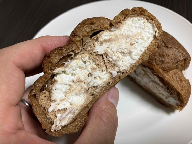 ローソン「大きなチョコシュー」いただきます写真
