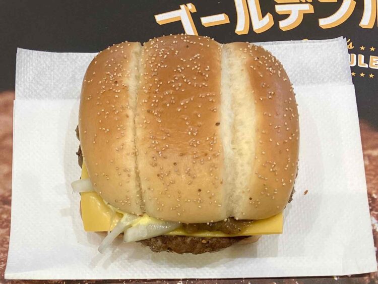 マクドナルド「肉厚ビーフ＆ガーリックオニオンビーフ」上から全体写真