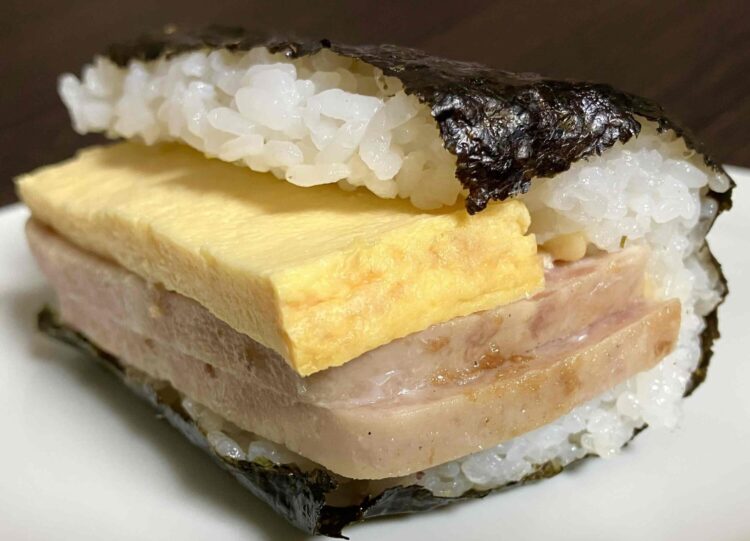 ローソン「ポーク玉子 シーチキンⓇマヨネーズ」アップ写真