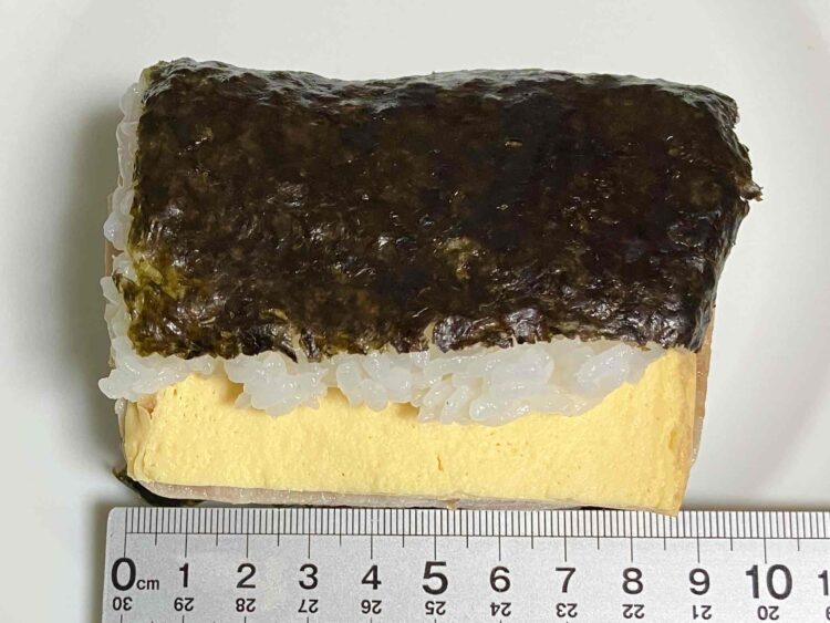 ローソン「ポーク玉子 シーチキンⓇマヨネーズ」大きさ測定写真