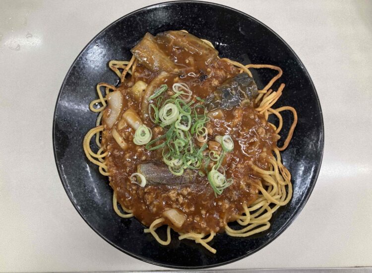 餃子の王将「麻婆茄子焼きそば」全体写真