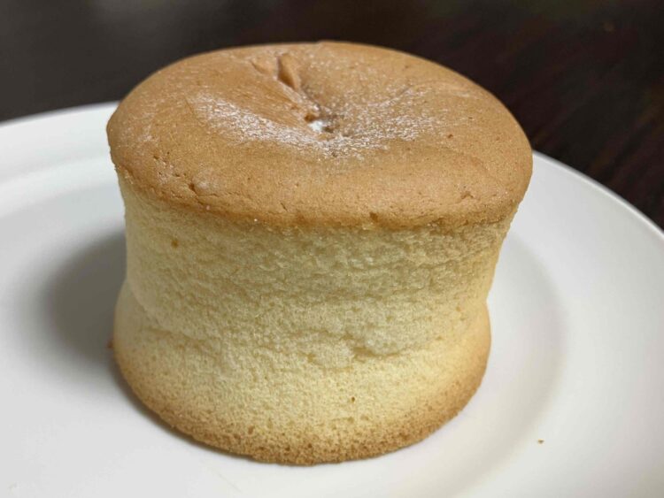 ファミマ「ダブルクリームのむにむにパンケーキ」全体写真