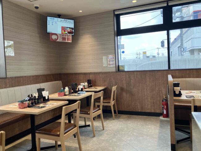 松家橿原新賀店の内観写真