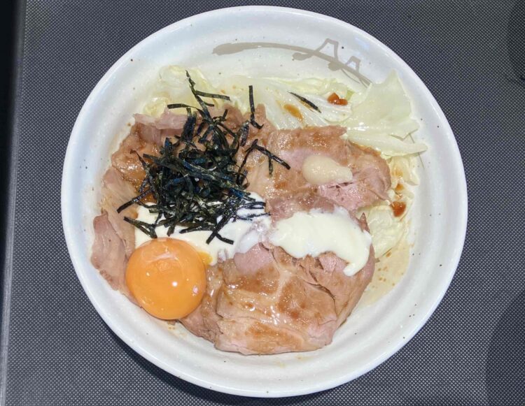 松のや「ローストポーク丼」全体写真