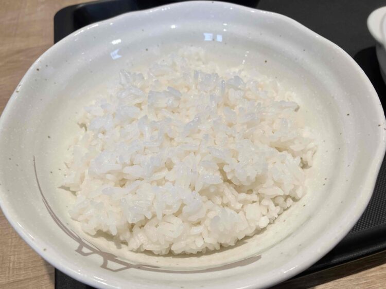 松の屋「うまトマロースかつ定食」ライス（大盛）写真