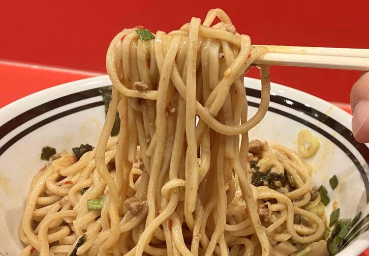 近鉄小阪駅「ロマン」全部のせまぜそばいただきます写真③