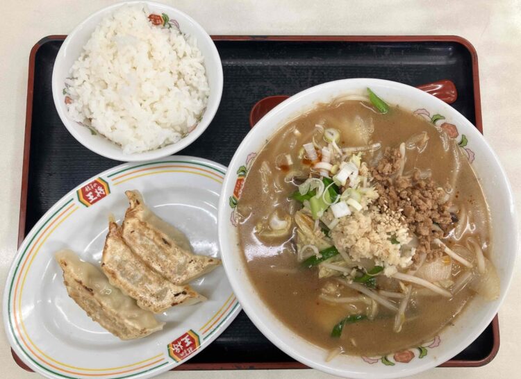 餃子の王将「辣菜麺フェアセットB」全体写真
