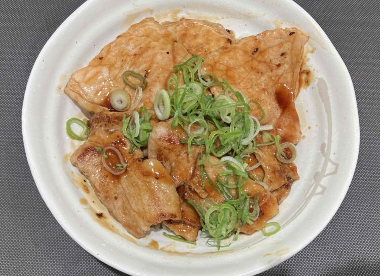 松屋「カルビの炙り十勝豚丼」