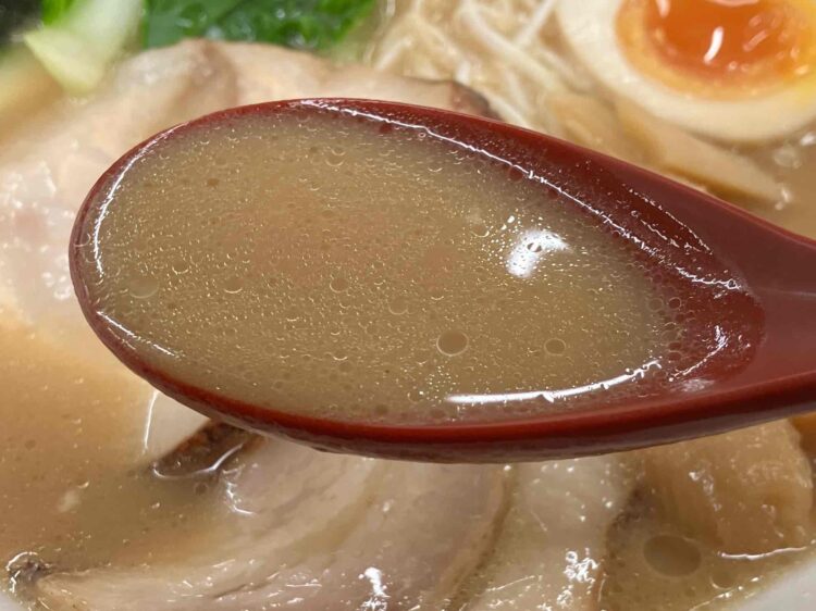 餃子の王将「新極王餃子の王将ラーメン」スープ写真