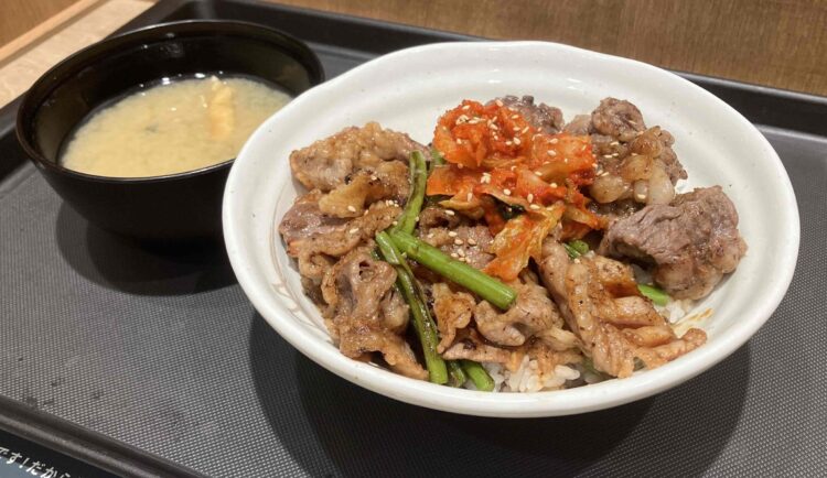 松屋「カルビと特選ブリスケット合い肉丼」全体写真②
