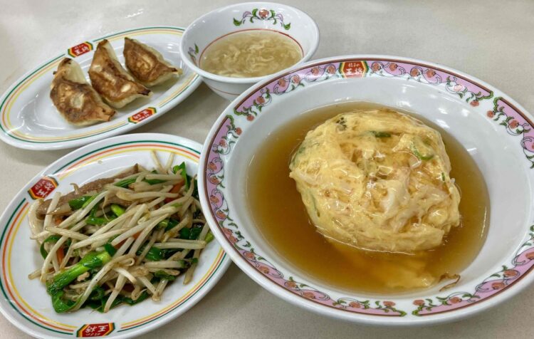 餃子の王将「天津飯・餃子・ニラレバセット」全体写真②