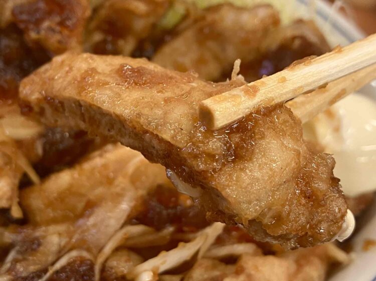 かつや「トンテキ丼」トンテキアップ写真