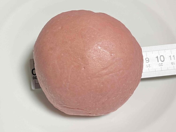 ローソン「クリームたっぷりふわもち冷やしクリームパン」大きさ測定写真